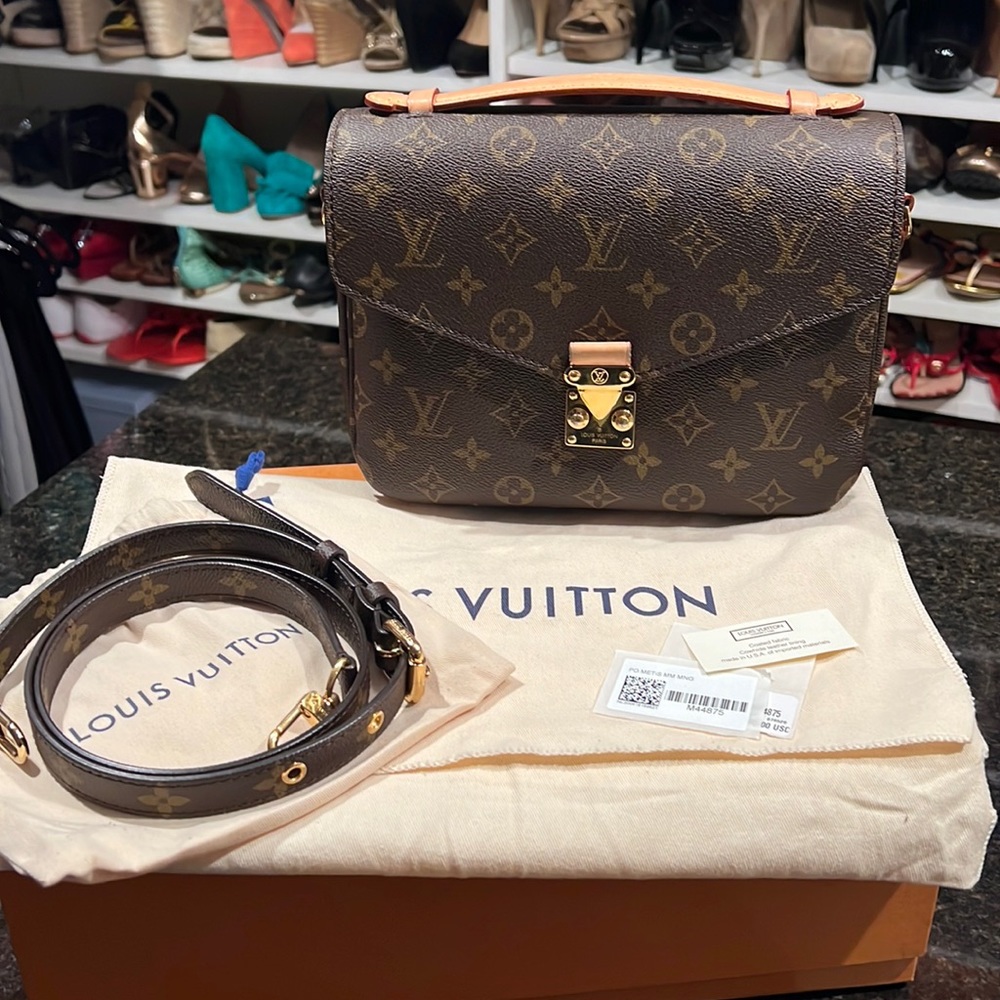 Louis Vuitton Brown Monogram Coated Canvas Pochette Métis Gold Hardware, 2020